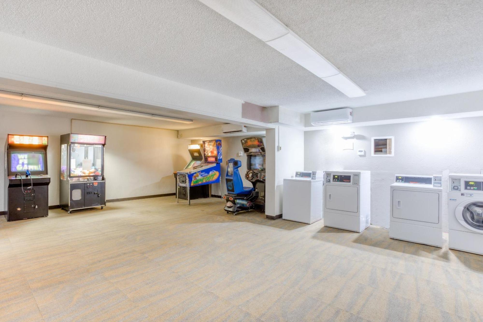 ホテル Oyo Townhouse Owensboro West エクステリア 写真