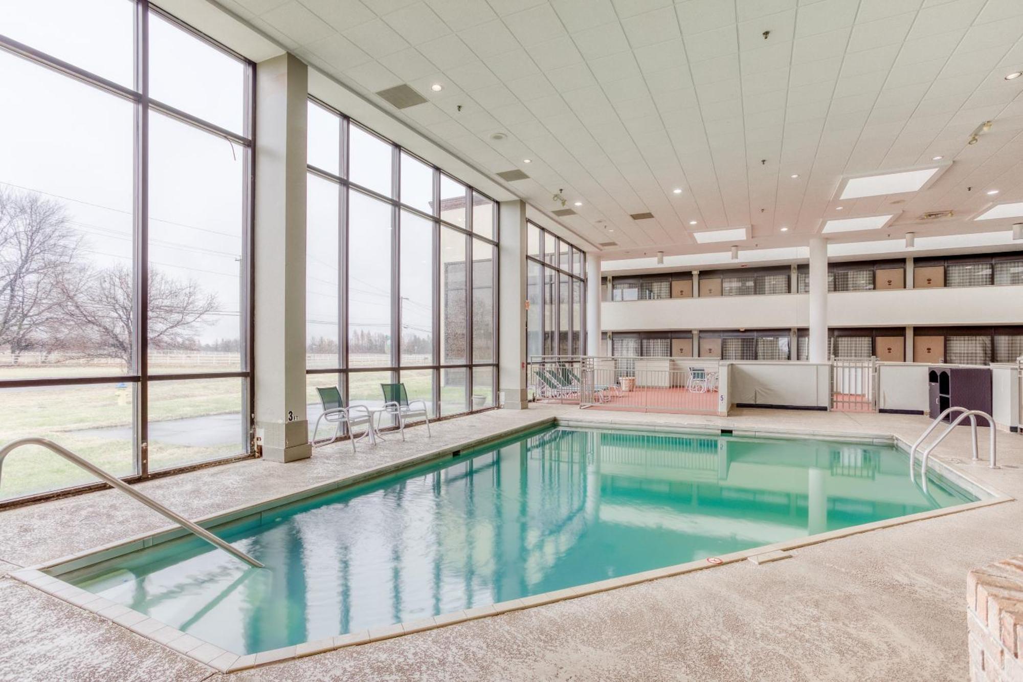 ホテル Oyo Townhouse Owensboro West エクステリア 写真